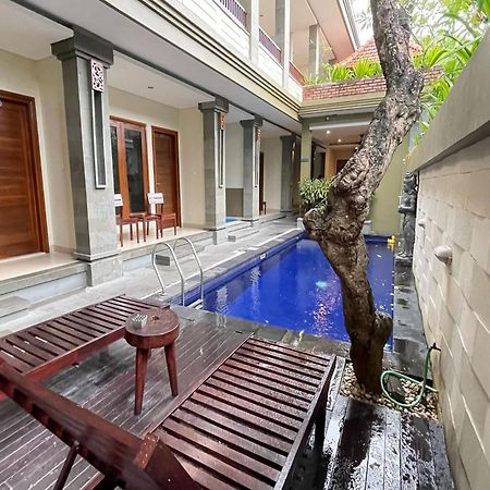 Singgah Hotel Seminyak Экстерьер фото