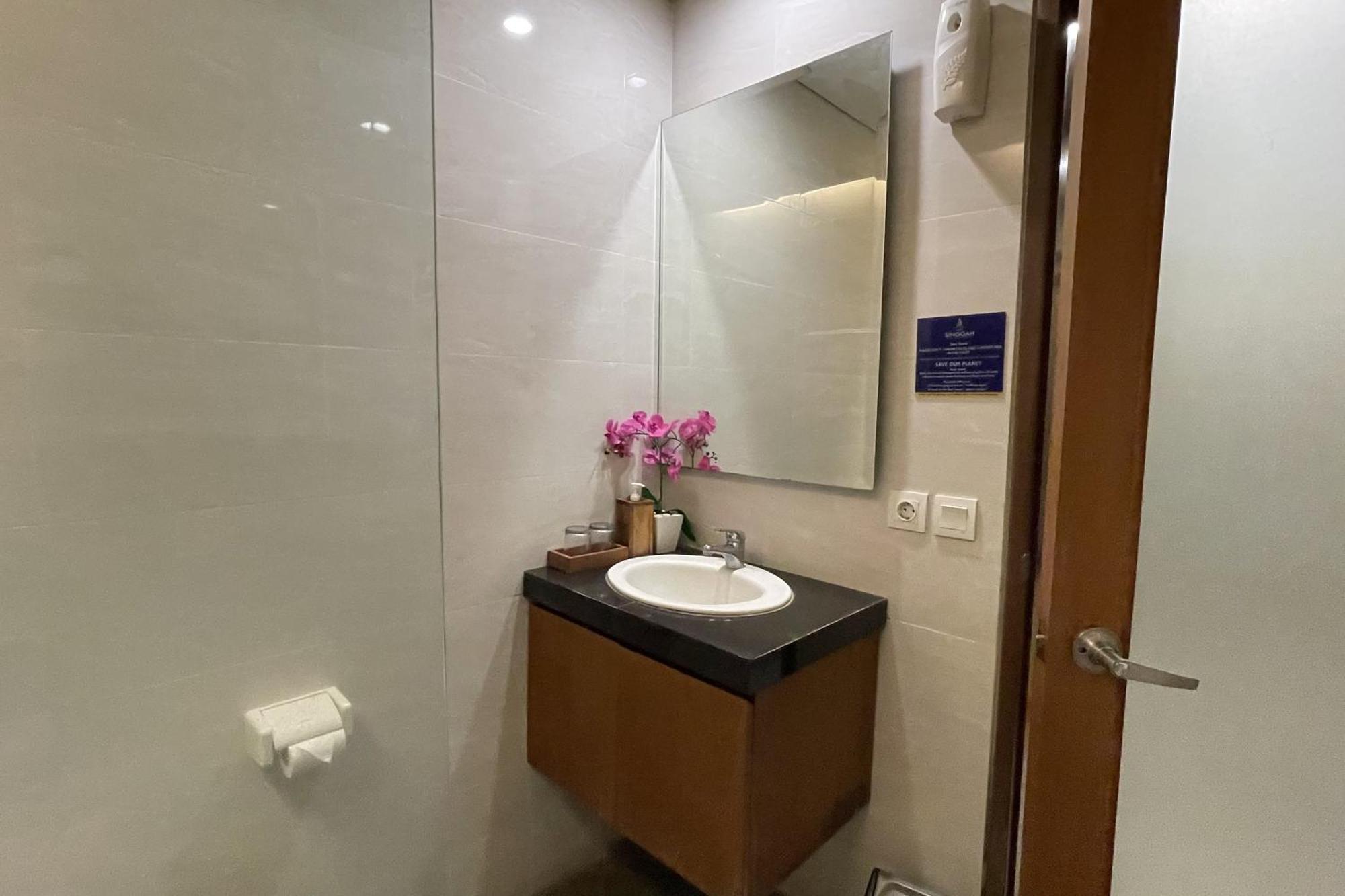 Singgah Hotel Seminyak Экстерьер фото