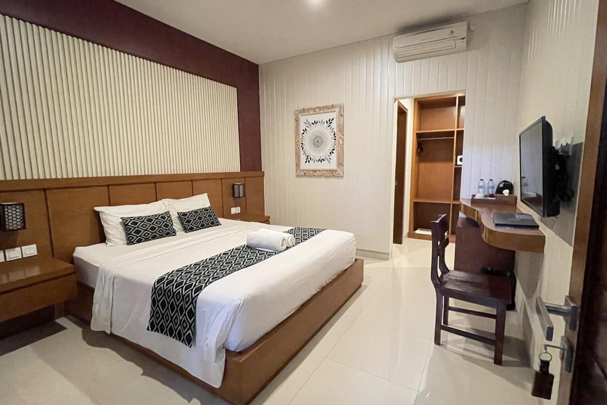 Singgah Hotel Seminyak Экстерьер фото
