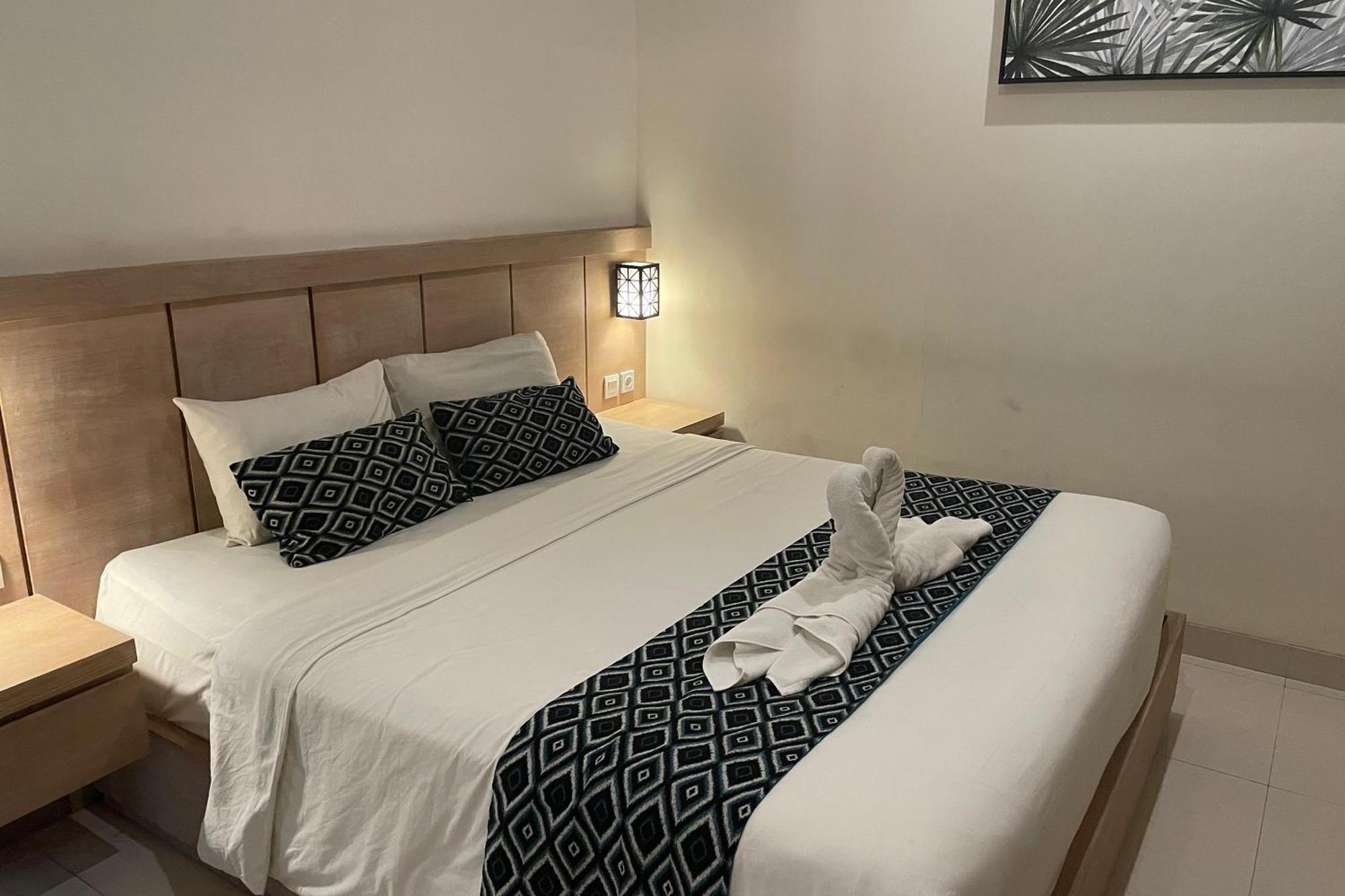 Singgah Hotel Seminyak Экстерьер фото