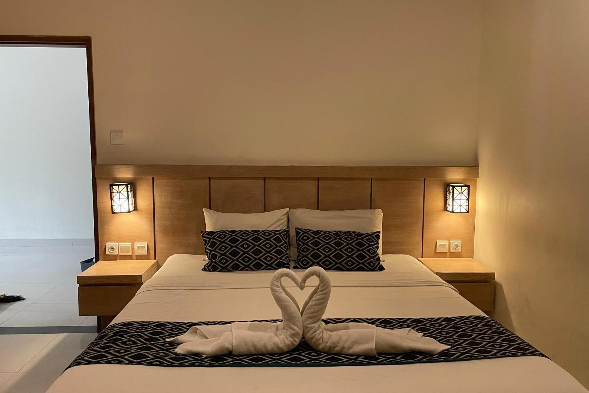 Singgah Hotel Seminyak Экстерьер фото